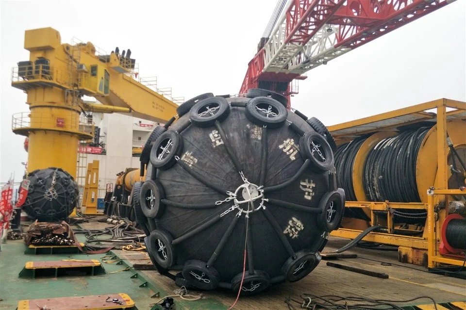 Marine Pneumatic Rubber Fenders Marine Pneumatic Rubber Fenders